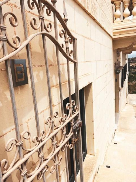 Xagħra Spacious, Bright, Valley & Sea View Maisonette מראה חיצוני תמונה