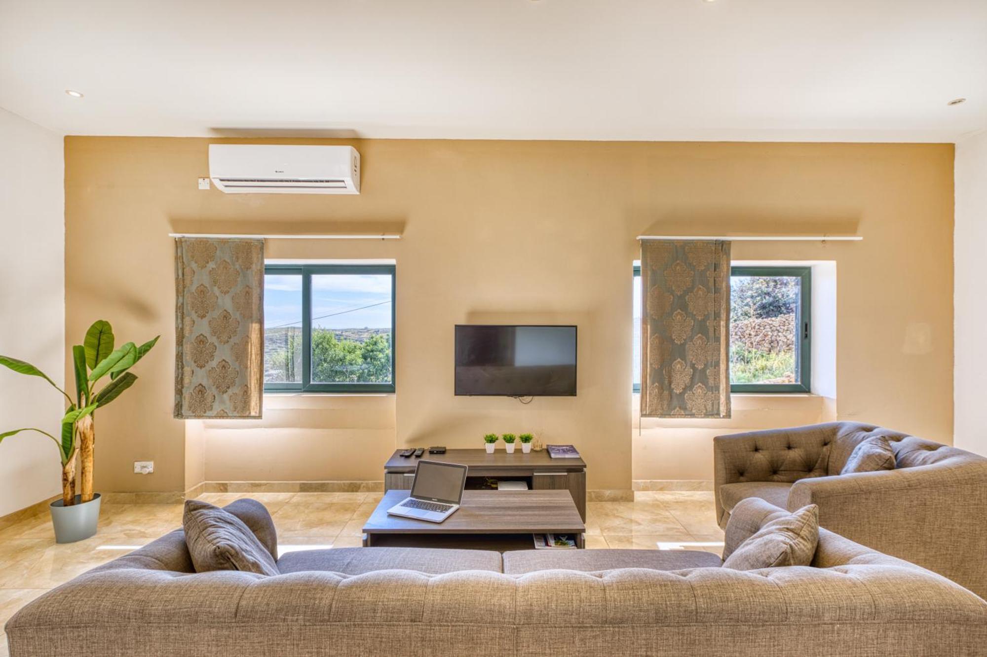 Xagħra Spacious, Bright, Valley & Sea View Maisonette מראה חיצוני תמונה