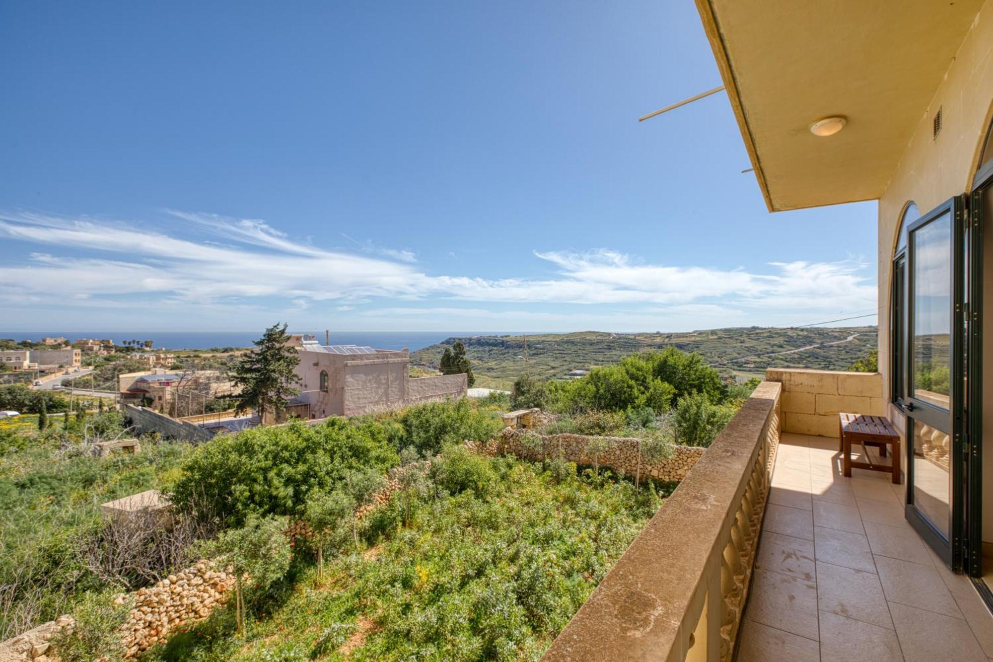Xagħra Spacious, Bright, Valley & Sea View Maisonette מראה חיצוני תמונה