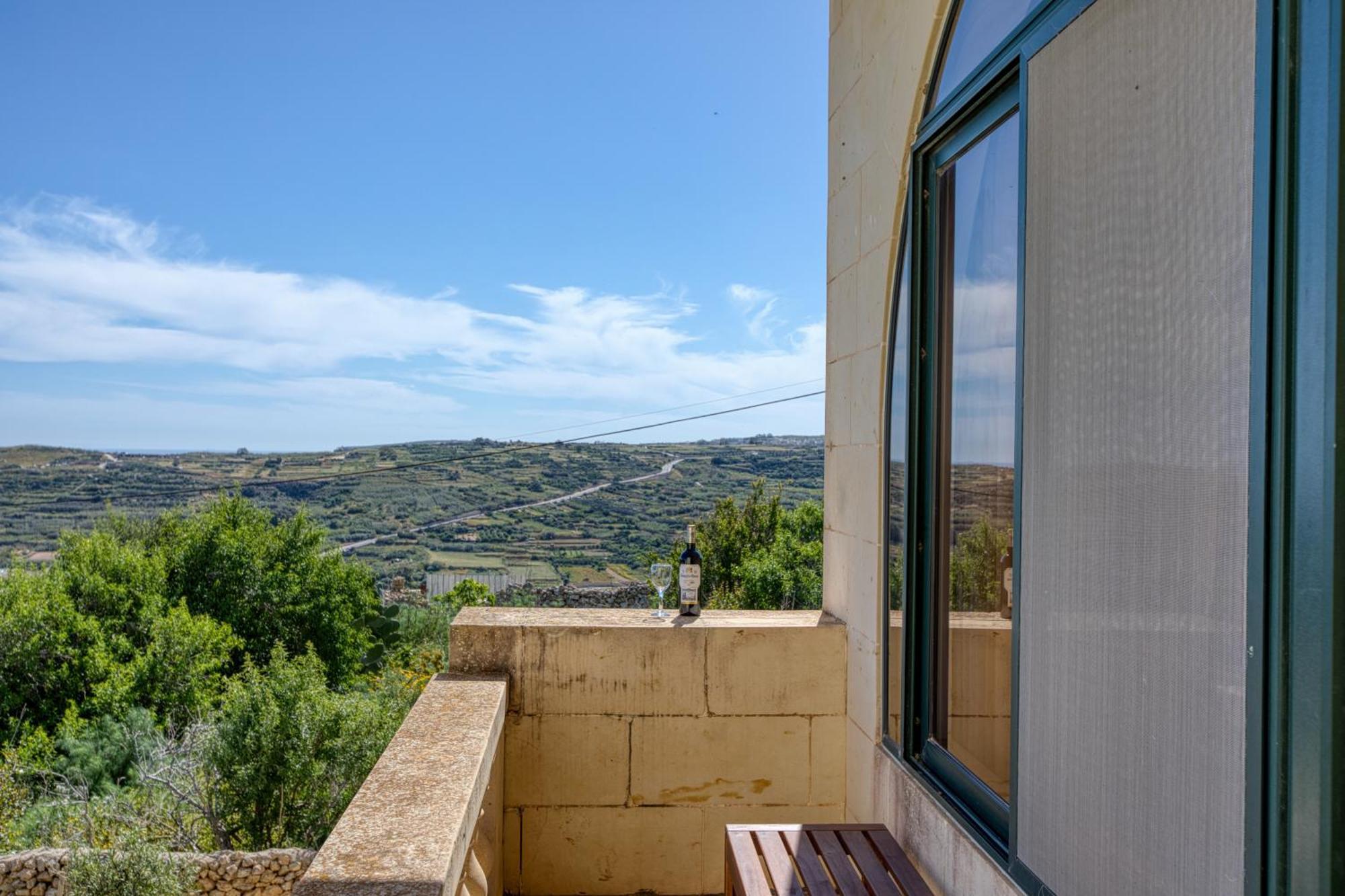 Xagħra Spacious, Bright, Valley & Sea View Maisonette מראה חיצוני תמונה
